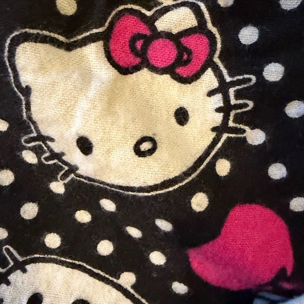 Hello Kitty Black, White & Pink Fleece Pajama Set Girl’s Med. 100% Cotton! Soft!